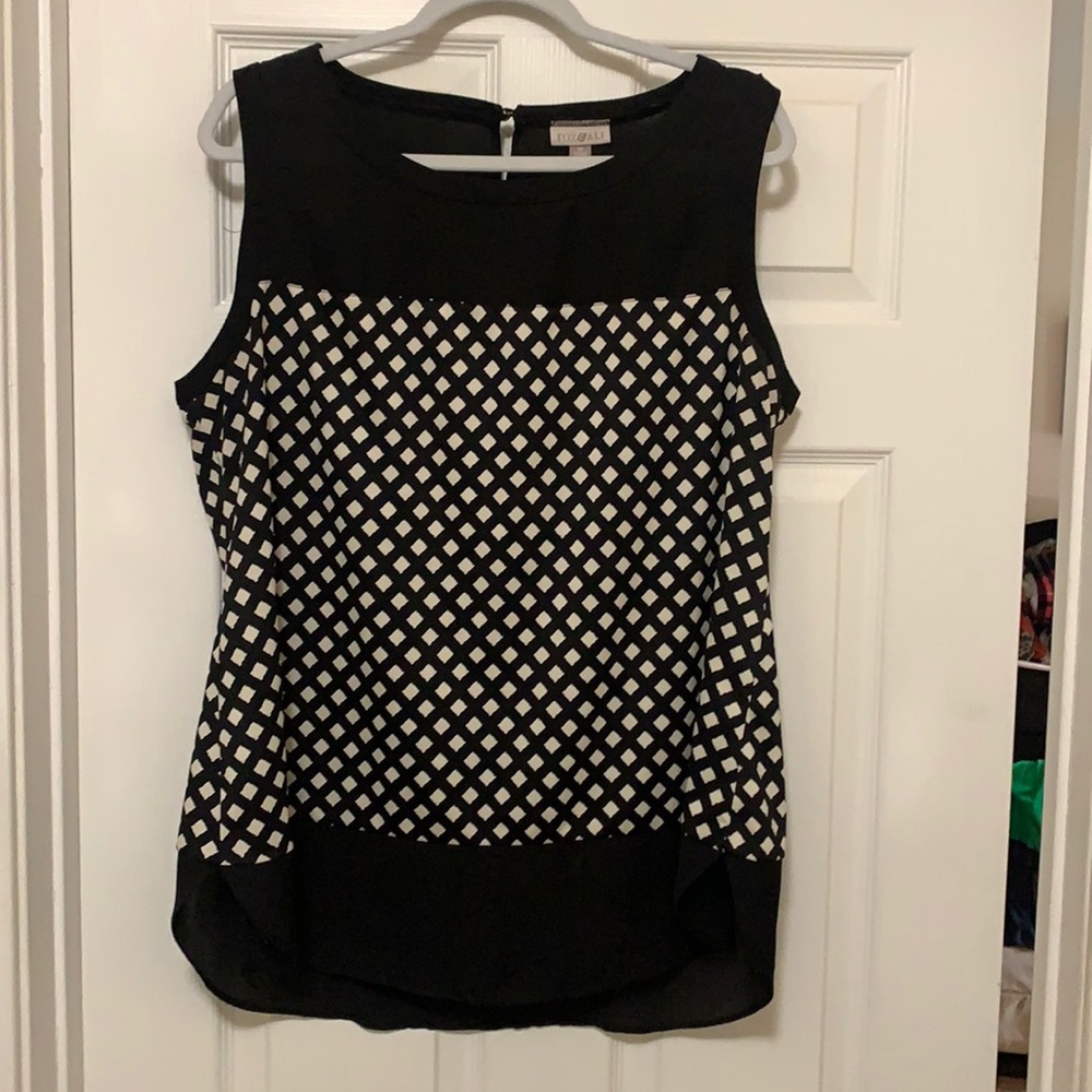 Black and white top